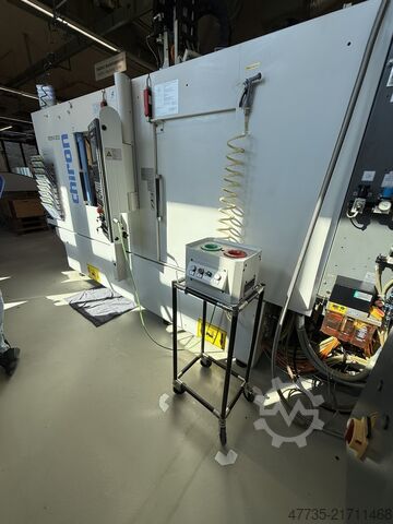 CNC mašinski centar sa robotom CHIRON FZ 15 WM HS