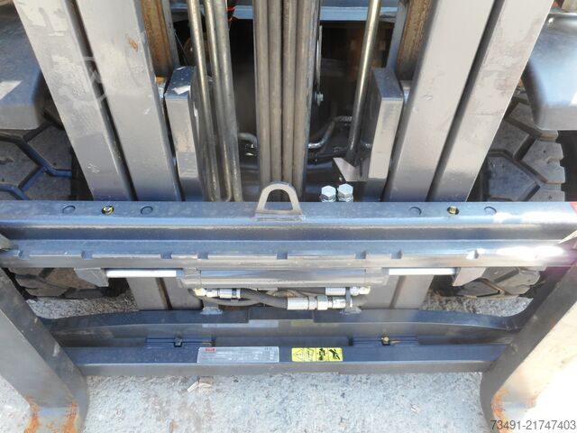 περονοφόρο ανυψωτικό Linde H25D-02 EVO Triplex Zwillingsreifen