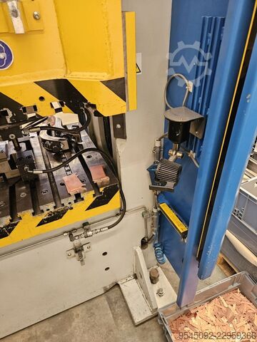 Prensa de estampagem Dieffenbacher PO 100