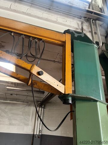 Macara cu stâlp DEMAG 