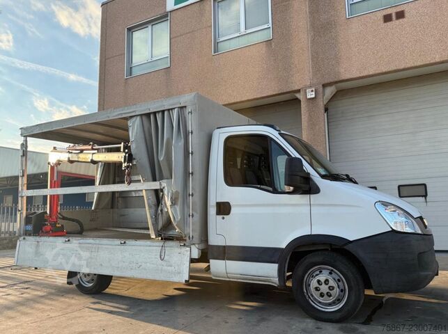Kamion sa ceradom IVECO Daily 35S13