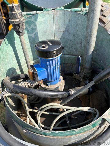 Zbiornik paliwa / mobilna stacja paliw 250L Rietberg z pompą 24V Zbiornik paliwa / mobilna stacja paliw 250L Rietberg z pompą 24V Zbiornik paliwa / mobilna stacja paliw 250L Rietberg z pompą 24V