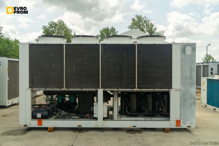 Chiller/pompă de căldură Used Aircooled chiller EMICON PAE 4902 S KC 488 kW / 570 kW 2013 yom