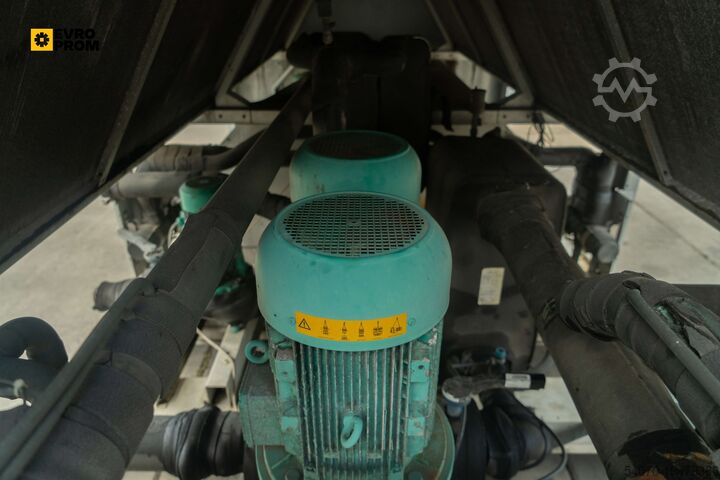 Chiller/pompă de căldură Used Aircooled chiller EMICON PAE 4902 S KC 488 kW / 570 kW 2013 yom