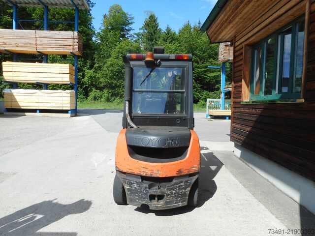 Targonca Toyota 02-8FDF25 Triplex + SS + ZV + Kabine