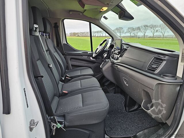 Kombi med högt tak FORD TRANSIT CUSTOM 2.0 L2H1 Dub.- Cab. Navi