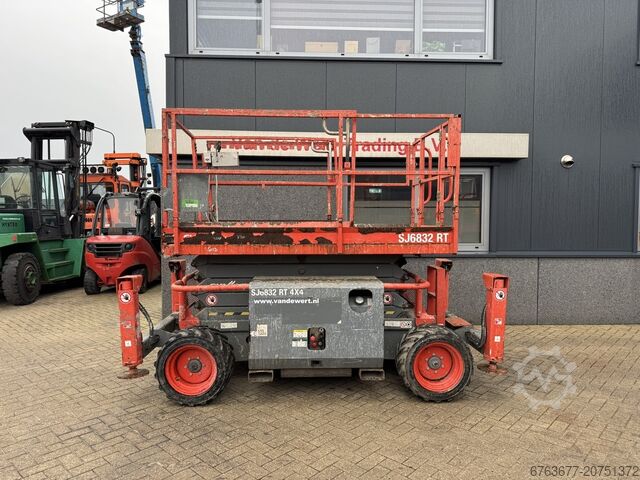 SKYJACK SJ 6832RT Scissor Lift, 2014, 4x4, Kubota Diesel Engine, 12m Working Height SKYJACK SJ 6832RT Schaarhoogwerker SCISSOR 2014 4X4 Kubota Diesel 12M Werkhoogte