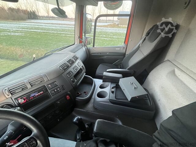 Ciężarówka - furgon - DAF CF 230FA - EURO6 - badanie techniczne 11/25 - 2017 - drzwi boczne/winda za DAF CF 370 FA