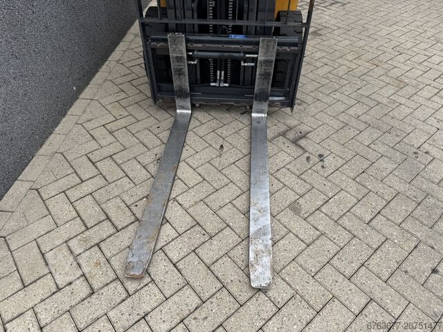 Forklift Atlet P1D1A15LT Triplex 650 Freelift/Sideshift 760 hours LPG 2012 ATLET Atlet P1D1A15LT Triplo 650 Freelift/Sideshift 760UUR LPG 2012