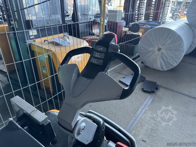 VS-22575 transpaleta eléctrica Still con sistema de pesaje STILL EXU SF 20