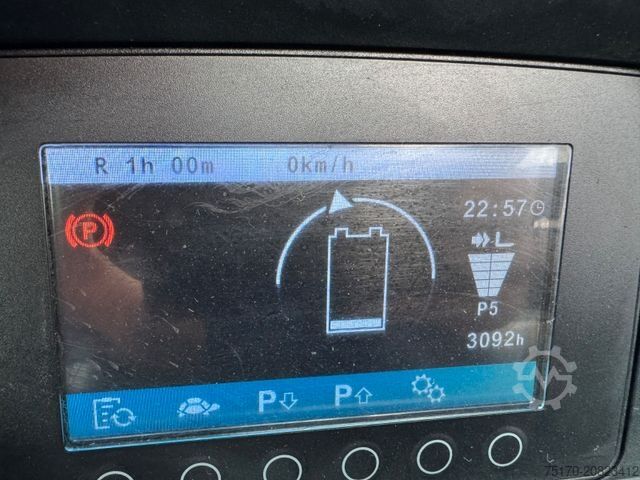 Ανυψωτικό περονοφόρο με εμπρόσθιο φορτηγό JUNGHEINRICH EFG 215 / Triplex: 4.25m! / SS / nur 3.092h!