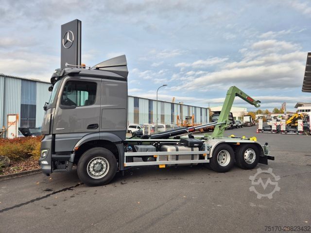 Φορτηγό γερανός roll-off MERCEDES-BENZ Arocs 2551 L 6x2/4-4 HAD HIAB ULT21S56 AHK
