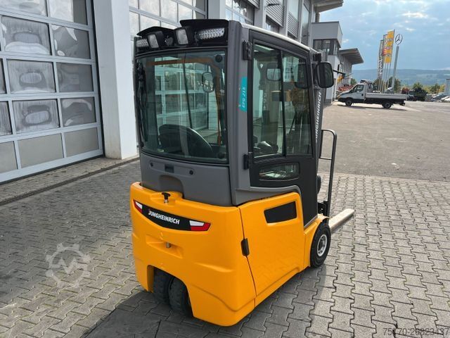 Ανυψωτικό περονοφόρο με εμπρόσθιο φορτηγό JUNGHEINRICH EFG 215 / Triplex: 4.25m! / SS /  4.029h