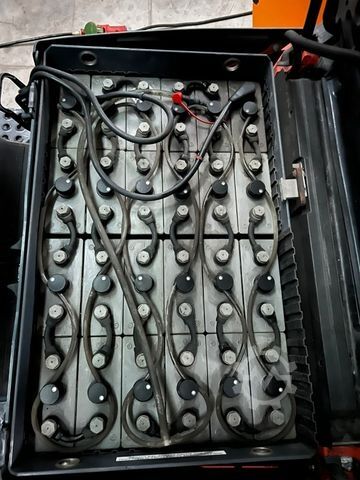 Ανυψωτικό περονοφόρο με εμπρόσθιο φορτηγό JUNGHEINRICH EFG 215 / Triplex: 4.25m! / SS / 4.168h / 2024