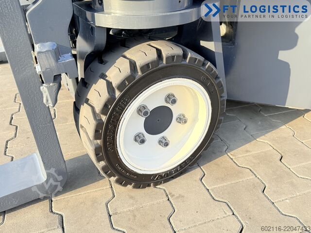  Combilift CB3000 DIESEL TRIPLEX 4900 POSITIONER