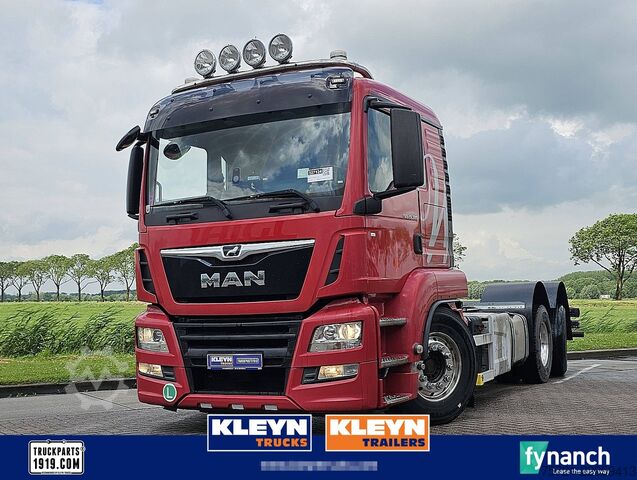 Kabinli şasi M.A.N. 26.500 TGX 6x2*4