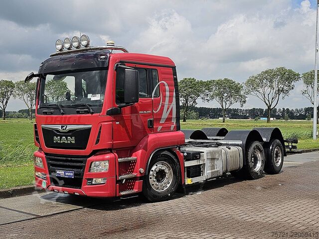 Kabinli şasi M.A.N. 26.500 TGX 6x2*4
