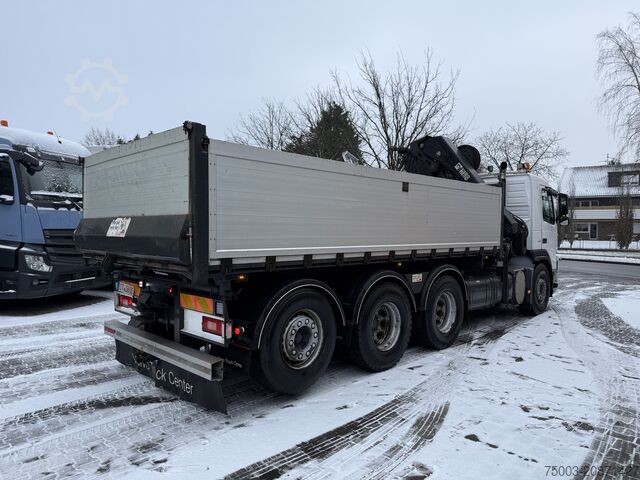 Tipper truck Volvo FM410 8X4 Kipper mit Kran HIAB 244-5