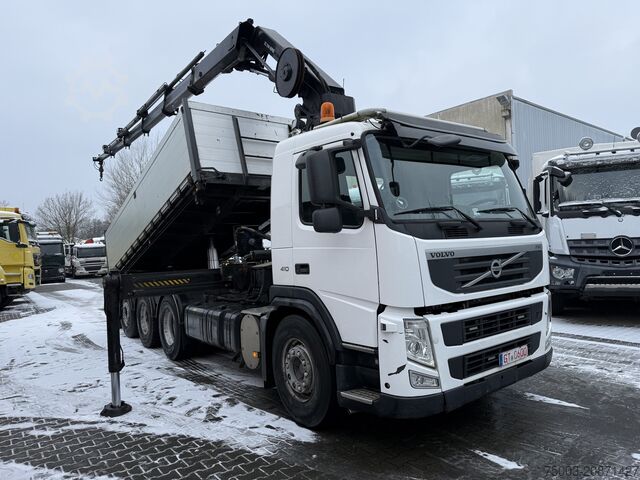Tipper truck Volvo FM410 8X4 Kipper mit Kran HIAB 244-5