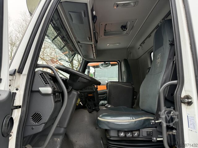 Truck mounted crane Volvo FM410 8X4 Kipper mit Kran HIAB 244-5