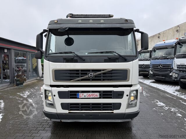 Flatbed truck Volvo FM 380 8X2 Palfinger 35000 bis 25 Meter