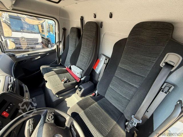 Vrachtwagen met bakwagen MERCEDES-BENZ ATEGO 818 L Koffer 6,10 m LBW 1 to.*AHK*EURO 6E
