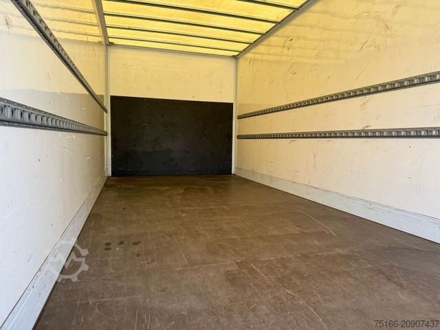 Vrachtwagen met bakwagen MERCEDES-BENZ ATEGO 818 L Koffer 6,10 m LBW 1 to.*AHK*EURO 6E