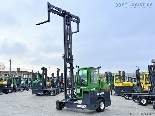 Carretilla retráctil de 4 vías Combilift C4500 WIDE FORK POSITIONER DIESEL DUPLEX