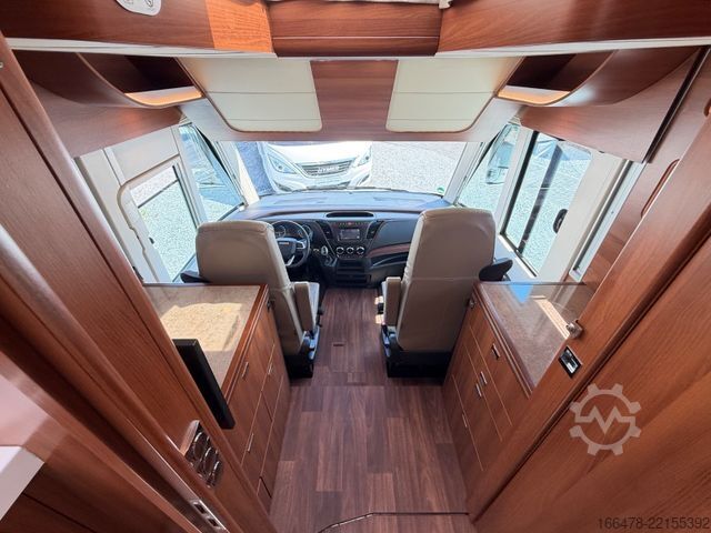 Integrált lakóautó CARTHAGO Liner For Two 53 Iveco *Rundsitzgruppe-Hubbett*