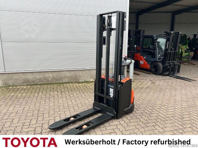 High Lift stacker Toyota SWE 120, Akku 2024!