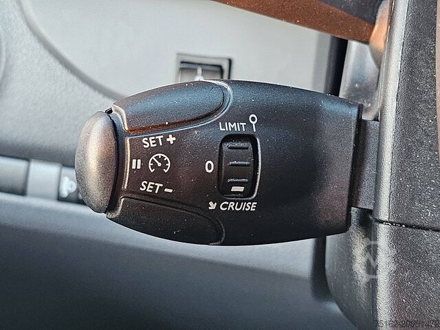 Kombi z wysokim dachem PEUGEOT EXPERT 2.0 HDI 130 L2