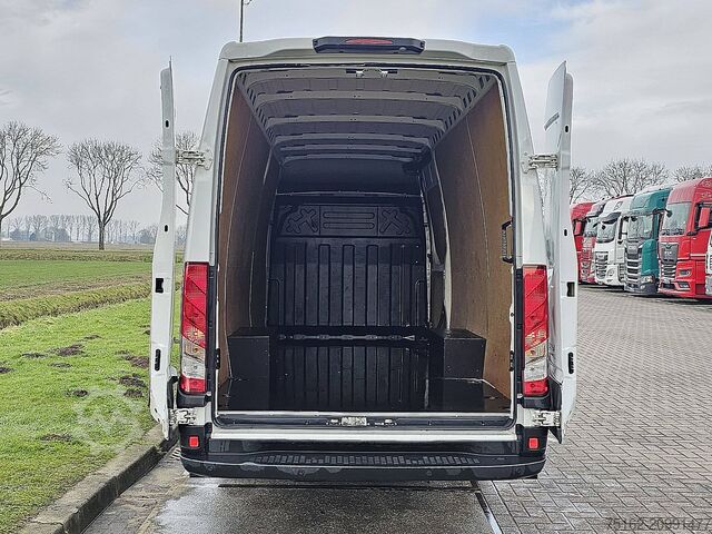 Kombi med högt tak IVECO DAILY 35 S 14 NV 3.0 AUT. L3H2