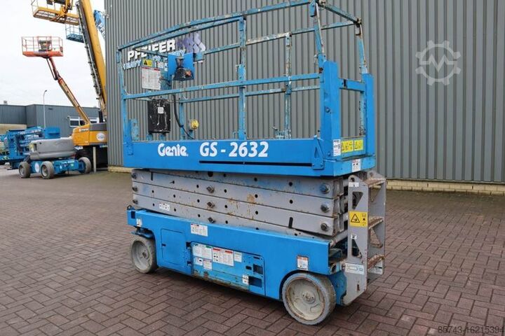 Ascensor cu foarfecă Genie GS2632 Electric, Working Height 10m, 227kg Capacit