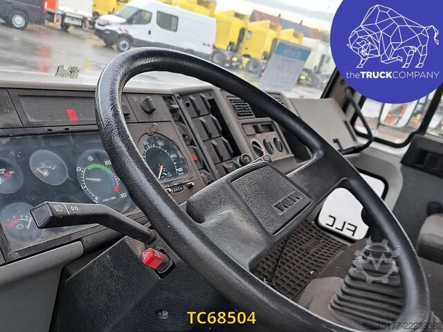 Chasis con cabina Volvo FLC