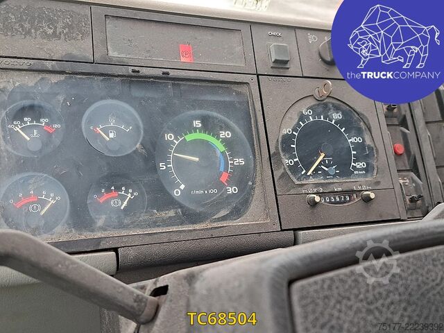 Chasis con cabina Volvo FLC
