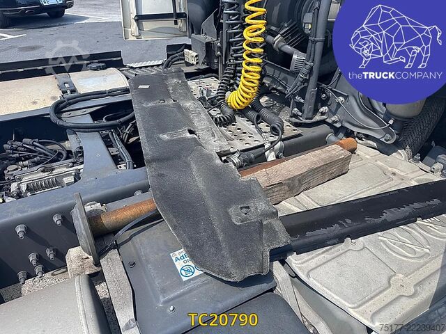 Estándar-SZM Volvo FH ENGINE DAMAGE - MOTORBESCHADIGUNG