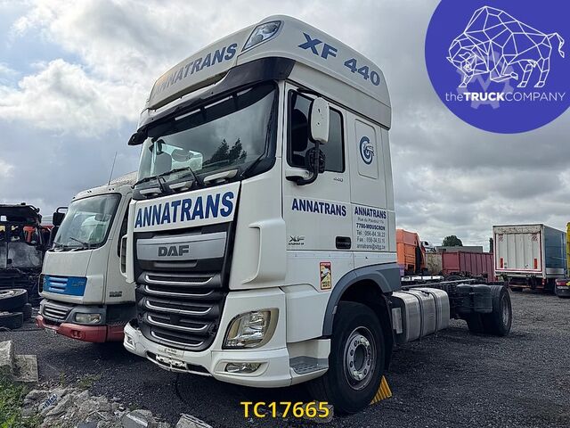 Chasis con cabina DAF XF 440