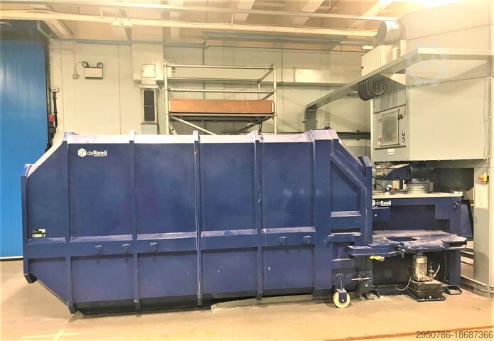 Roterende verdichtingsmachine en 2 x afvalcontainers de Rooij 16 cu metre closed skips and compactor.