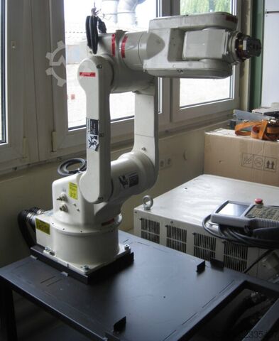 Industrijski robot Yaskawa Motoman YR-SV3-J30