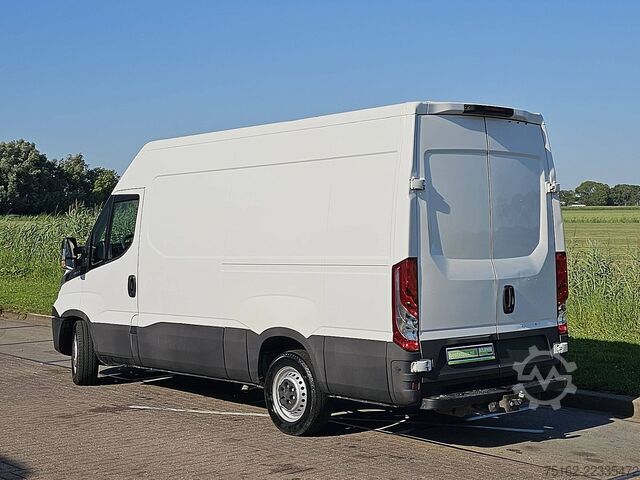 Bestelauto IVECO DAILY 35S14       L2H2 Airco Euro6!