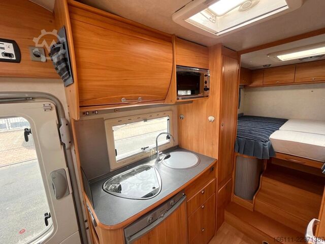 Alcove camper ADRIA Izola A 697 SL - Einzelbetten - Sat/TV - Solar -
