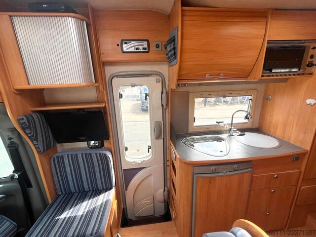 Alcove camper ADRIA Izola A 697 SL - Einzelbetten - Sat/TV - Solar -
