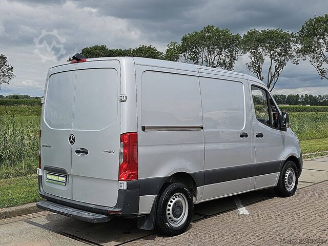 Bestelauto MERCEDES-BENZ SPRINTER 311 L1H1 2xZijdeur Mbux!