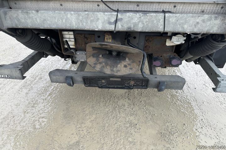 Vrachtwagen met bakwagen Renault Gamma T460  Koffer/HB/Swiss-Vehicle