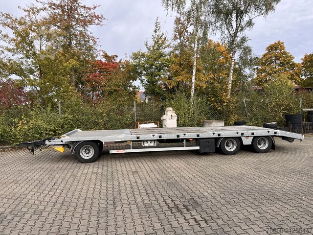 Low loader trailer Möslein TO 3 F Schwebheim  3 Achs Tiefladeranhänger