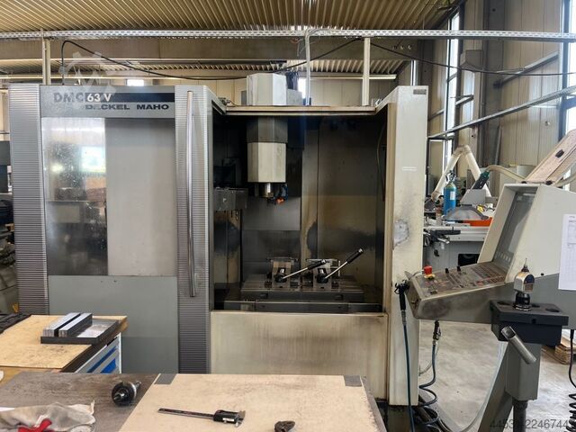 Vertikalt bearbejdningscenter Deckel Maho DMC 63 V