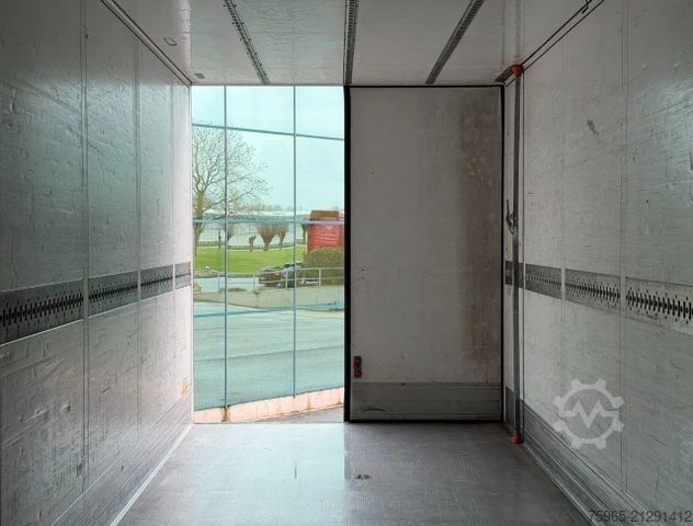 Kylsläpvagn SCHMITZ CARGOBULL SCB*S3B THERMO KING SLXe 400 LIFT AXLE FLOWERWID