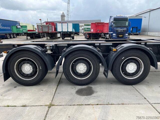 Transport af containere Kögel PORT 40 SIMPLEX 20
