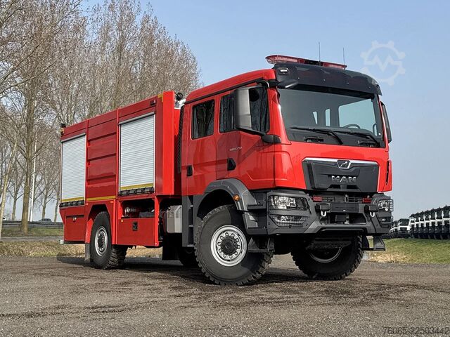 Camión de bomberos MAN TGM 18.250 BB CH Fire Fighter Truck (21 units)