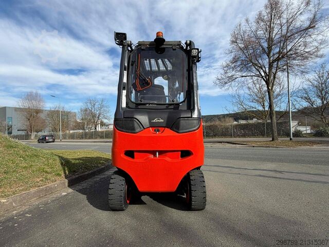 Elektrikli 4 tekerlekli forklift Linde E35HL-01
